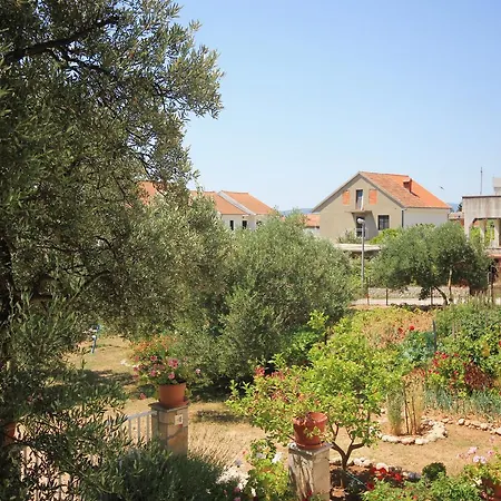 4552a Apartment *