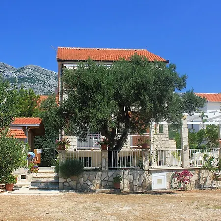 4552a Apartment *